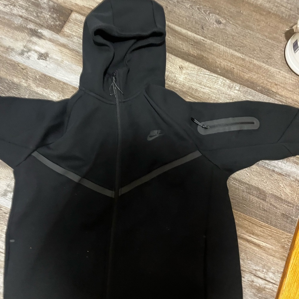 Nike Black Full-Zip Jacket with Sleeve Pocket
